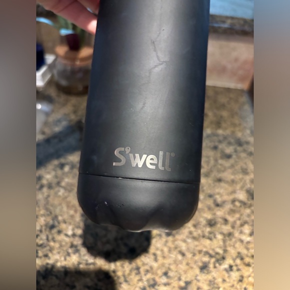 S’well Original Bottle with Sports Cap | 17oz - Picture 6 of 8